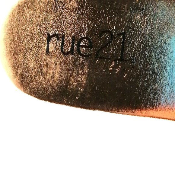 Rue 21 Womens Melanie Slide Sandal Gold Leather Wide Upper Strap Flat Heel 7M‎ - Picture 8 of 9